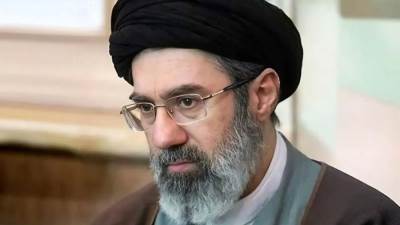 أمريكا ترصد 10 ملايين دولار لمن يدلى بمعلومات عن مجتبى خامنئى ولاريجانى