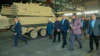  وزير الدولة للإنتاج الحربي يتابع إنتاج منظومة الهاوتزر (K9A1EGY)