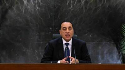 رئيس الوزراء يعقد اجتماعا مع رؤساء الغرف الصناعية والتجارية