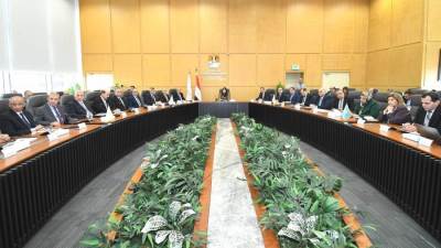 وزيرة الإسكان تعقد اجتماعًا موسعًا لمتابعة موقف تنفيذ مشروعات المرحلة الأولى من مبادرة "حياة كريمة"