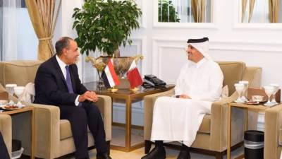 وزير الخارجية يعقد مباحثات مع نظيره القطري في الدوحة في ظل التصعيد العسكري بالمنطقة