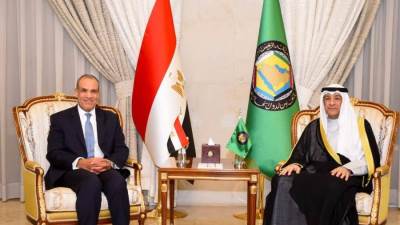 وزير الخارجية يعقد لقاءً مع أمين عام مجلس التعاون الخليجي بالرياض لبحث خفض التصعيد وتعزيز آليات العمل العربي