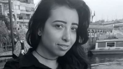 وفاة الفنانة المصرية الشابة نهال القاضي بعد غيبوبة استمرت 40 يوماً إثر حادث سير