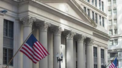 واشنطن تجمد حسابات القيادة الإيرانية ضمن تصعيد العقوبات