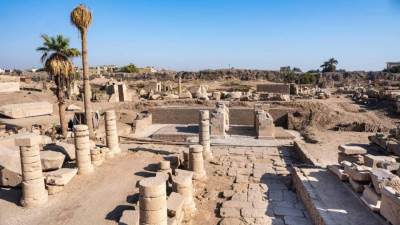 وزارة السياحة والآثار: الانتهاء من مشروع إعادة تركيب وترميم بوابة سور الملك رمسيس الثالث شمال معابد الكرنك