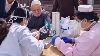 مع ثالث أيام عيد الفطر المبارك.. هيئة الرعاية الصحية تواصل تنفيذ مبادرة «عيد واطمن» وتكثف انتشار الفرق الطبية بالميادين والأماكن الأكثر ارتيادًا بمحافظات التأمين الصحي الشامل