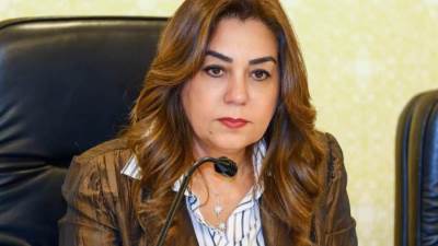 وزيرة التنمية المحلية والبيئة تعلن الانتهاء من أعمال الربط الإلكتروني لمنظومة الرصد الذاتي لعدد من مداخن شركة "إيلاب" بالإسكندرية