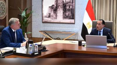 الحكومة تؤكد مواصلة الجهود لتوفير مخزون استراتيجي آمن من مختلف المشتقات البترولية