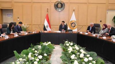 وزير الصناعة يبحث مع مجموعة "باوو" الصينية للحديد والصلب فرص التعاون الصناعي والاستثماري