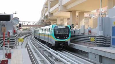 عاجل|| بسبب الرياح الشديدة.. سقوط سور المترو وقطع الكهرباء ويعطل الحركة بمحطتي ساقية مكي والمنيب بالخط الثاني