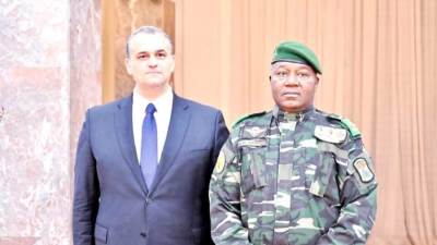 سفير مصر يقدم أوراق اعتماده إلى رئيس جمهورية النيجر