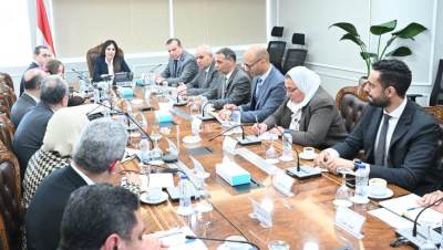 وزيرة الإسكان تبحث إجراءات وآليات طرح وحدات سكنية بنظام الإيجار 