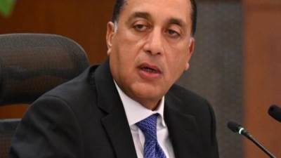 رئيس الوزراء: توجيهات واضحة للوزراء والمحافظين بضرورة تعزيز التواصل مع البرلمان