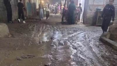 شارع بورسعيد في أم بيومي تحت الماء والطين.. استغاثة عاجلة لإنقاذ المواطنين والتجار