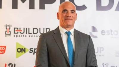 وزير الشباب والرياضة يهنئ شريف القماطي بفوزه برئاسة الاتحاد العربي للتجديف