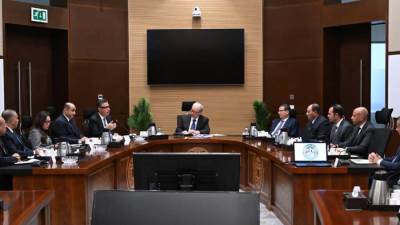 نائب رئيس مجلس الوزراء يتابع جهود الحكومة لتوفير وإتاحة السلع الأساسية للمواطنين 