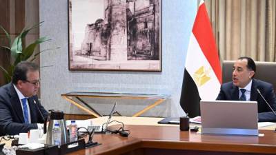 رئيس الوزراء يتابع مع وزير الصحة والسكان عددا من ملفات عمل الوزارة