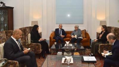 وزير الاستثمار والتجارة الخارجية يبحث مع الممثلة الخاصة للمملكة المتحدة لشؤون المناخ تعزيز الاستثمارات الخضراء وتفعيل منصة شهادات الطاقة المتجددة 