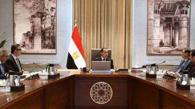 رئيس الوزراء يتابع موقف توافر مخزون مطمئن من السلع الاستراتيجية بالتنسيق بين مختلف الجهات