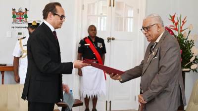 السفير المصري لدى استراليا يقدم أوراق اعتماده سفيرًا غير مقيم لدى جمهورية فيجي