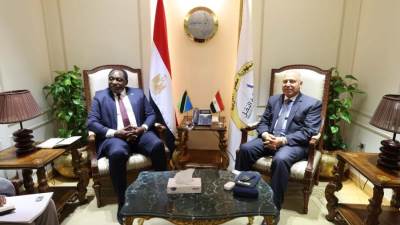وزير النقل يبحث مع سفير تنزانيا بالقاهرة تفعيل تعاون في مجال النقل البحري