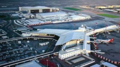 اندلاع حريق كبير بمطار الكويت الدولي جراء هجوم بطائرات مُسيرة دون إصابات