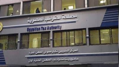 ضوابط جديدة تضبط أرباح السوشيال ميديا: مصلحة الضرائب المصرية تُلزم صُنّاع المحتوى بالفواتير الإلكترونية والدفاتر الرسمية