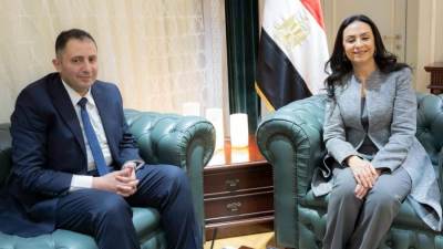 وزيرة التضامن الاجتماعي ومحافظ دمياط يشهدان توقيع "عقد اتفاق بين المحافظة والوزارة بشأن الانتفاع بقطعة أرض بناحية مدينة رأس البر بمحافظة دمياط"