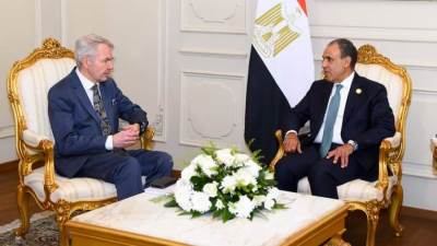 وزير الخارجية يلتقي بالمبعوث الشخصي للسكرتير العام للأمم المتحدة للسودان لبحث تطورات الأزمة السودانية