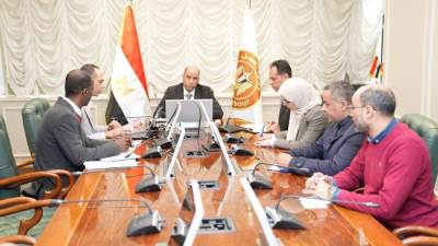 وزير العمل يتابع مع ممثلي شركة SGT  للحلول الرقمية مستجدات تنفيذ منصة الخدمات الإلكترونية للوزارة