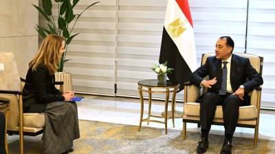 رئيس الوزراء يلتقي المديرة العامة للمنظمة الدولية للهجرة لبحث تعزيز التعاون في ملف الهجرة