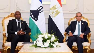 وزير الخارجية يلتقي وزير خارجية ليسوتو لتعزيز التعاون الثنائي