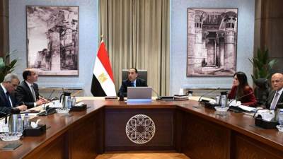 رئيس الوزراء يتابع خطط وإجراءات التوسع في مشروعات تحلية مياه البحر وتوطين الصناعة الخاصة بها