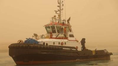 الفريق أسامة ربيع: نجاح جهود قاطرات الإنقاذ البحري بالهيئة في تعويم سفينة الصب" XIN TAIN YUAN" بعد جنوحها إثر عطل فني