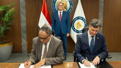 وزير البترول والثروة المعدنية يشهد توقيع مذكرة نوايا مع “إيني” لتجديد الالتزام بمنطقة شمال بورسعيد