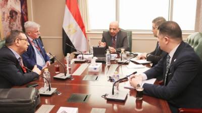  وزير الكهرباء والطاقة المتجددة يبحث مع مسئولي شركة "باوكو" الألمانية التعاون في مجالات توطين صناعة مواسير وأنابيب الضغط، والأنظمة والتقنيات المقاومة للتآكل