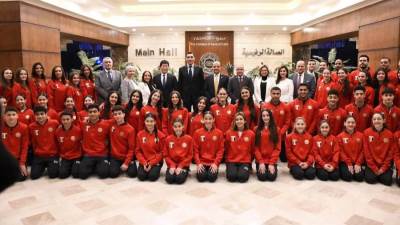 وزير الشباب والرياضة يلتقي لاعبي المنتخب القومي ويحثهم على تحقيق أفضل المراكز بالبطولة
