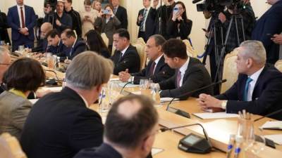 وزيرا خارجية مصر وروسيا يبحثان في موسكو سبل تطوير العلاقات الثنائية والتطورات الإقليمية