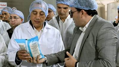 رئيس الوزراء يتفقد مصنع "غازي لاند" لتصنيع منتجات الألبان