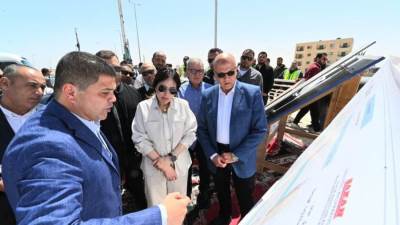 وزيرة الإسكان تتفقد مشروعات البحيرات الجنوبية "نيو مارينا"