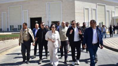 عقب جولتها بمشروعات مارينا: وزيرة الإسكان تتفقد الأبراج الشاطئية وطريق البوليفار وكمبوند "مزارين" بمدينة العلمين الجديدة