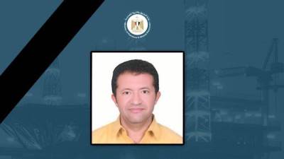 وزير البترول والثروة المعدنية يستقبل جثمان الشهيد حسام خليفة بمطار القاهرة ويشارك في تشييع الجنازة