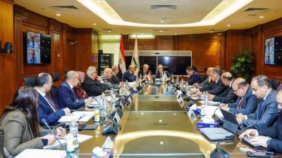 وزير التخطيط والتنمية الاقتصادية يترأس اجتماع مجلس إدارة بنك الاستثمار القومي