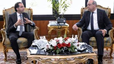 وزير الطيران المدني يبحث مع مسؤولي شركة Microsoft آليات تعزيز التعاون المشترك في مجالات تكنولوجيا المعلومات والتحول الرقمي 