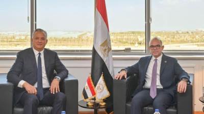 وزير الاستثمار يبحث مع وزير الاستثمار المغربي ترفيع العلاقات إلى شراكات استثمارية قائمة على المصالح المشتركة