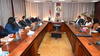 وزير الصناعة يبحث مع وفد غرفة التجارة الأمريكية بالقاهرة التعاون بين مصر والولايات المتحدة الأمريكية
