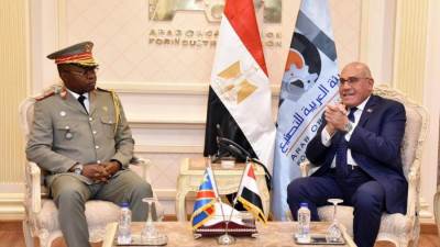 رئيس الهيئة العربية للتصنيع يبحث مع رئيس هيئة الأركان العامة للقوات المسلحة الكونغولية