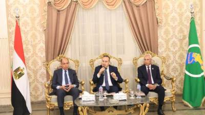 وزير التعليم العالي يلتقي محافظ المنيا ورئيس جامعة المنيا بديوان عام المحافظة