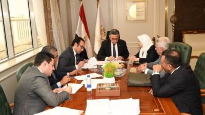 وزير التموين والتجارة الداخلية يلتقي بعدد من السادة أعضاء مجلسي النواب والشيوخ