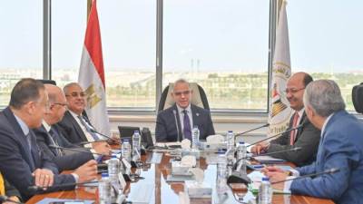 وزير الاستثمار والتجارة الخارجية يبحث مع القابضة للسياحة ووحدة "الشركات المملوكة للدولة" فرص تعظيم عوائد الأصول والتوسع في أفريقيا